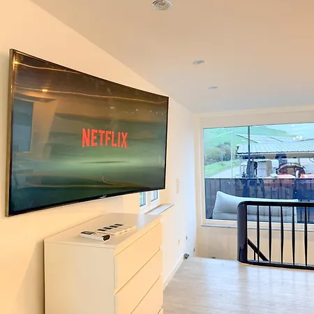 Modernes Haus Direkt Am Rhein * Karlsruhe