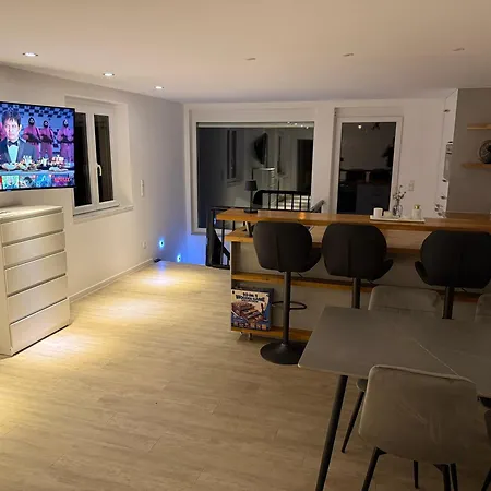 Appartamento Modernes Haus Direkt Am Rhein Karlsruhe