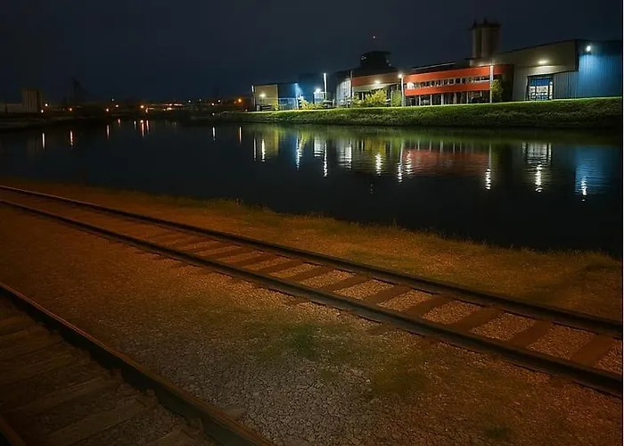 Modernes Haus Direkt Am Rhein Appartamento